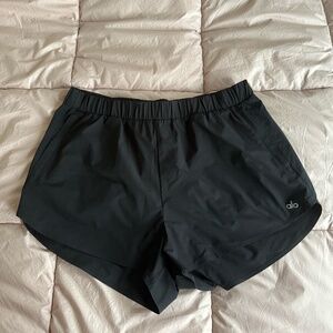 Alo Playmaker Dolphin Short - Black